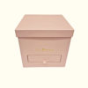 קופסא מרובעת עם מגירה בצבע ורוד